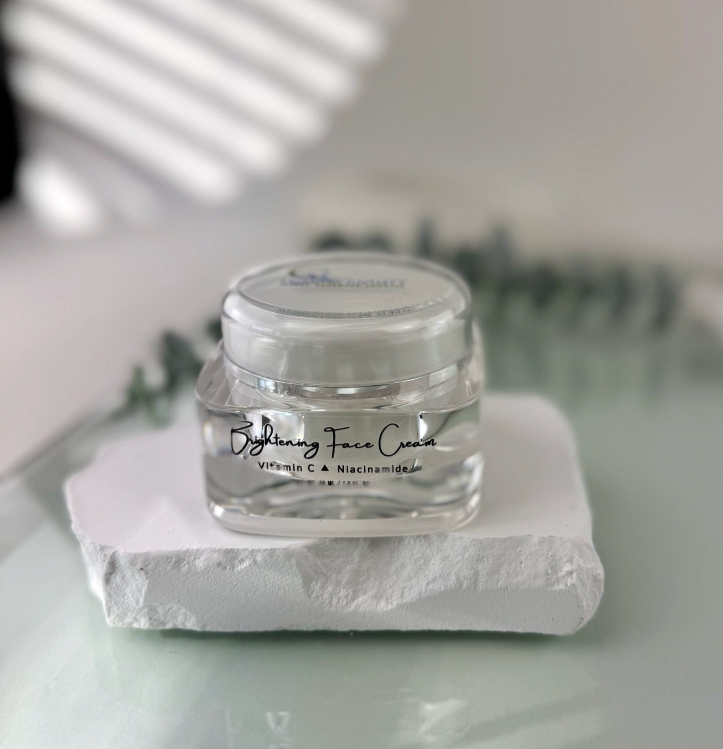 Brightening Face Cream with Vitamin C + Niacinamide • Younger and Healthier Skin - Qualerex Beauty